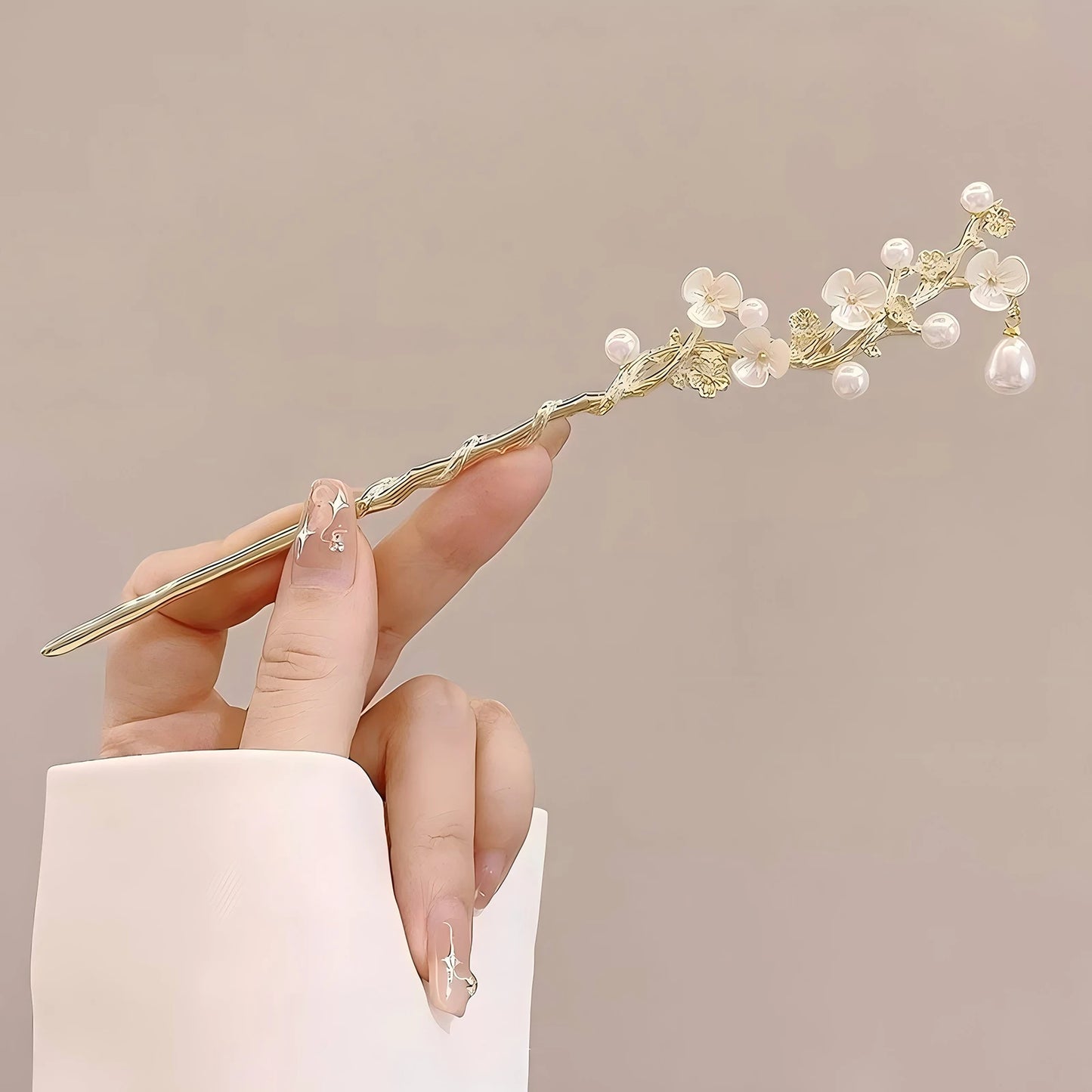 Elegant Chinese Style Hair Clip with Tassel Traditional Floral Design Hairpin & Hair Needle for Women