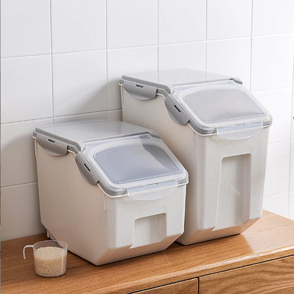 Dog Food Storage Container with Roller Base & Measuring Cup – Leakproof & Mothproof