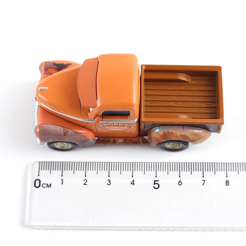 Disney Pixar Cars 2 Lightning McQueen Mini Diecast Racing Car Dinoco Racers Collection for Kids
