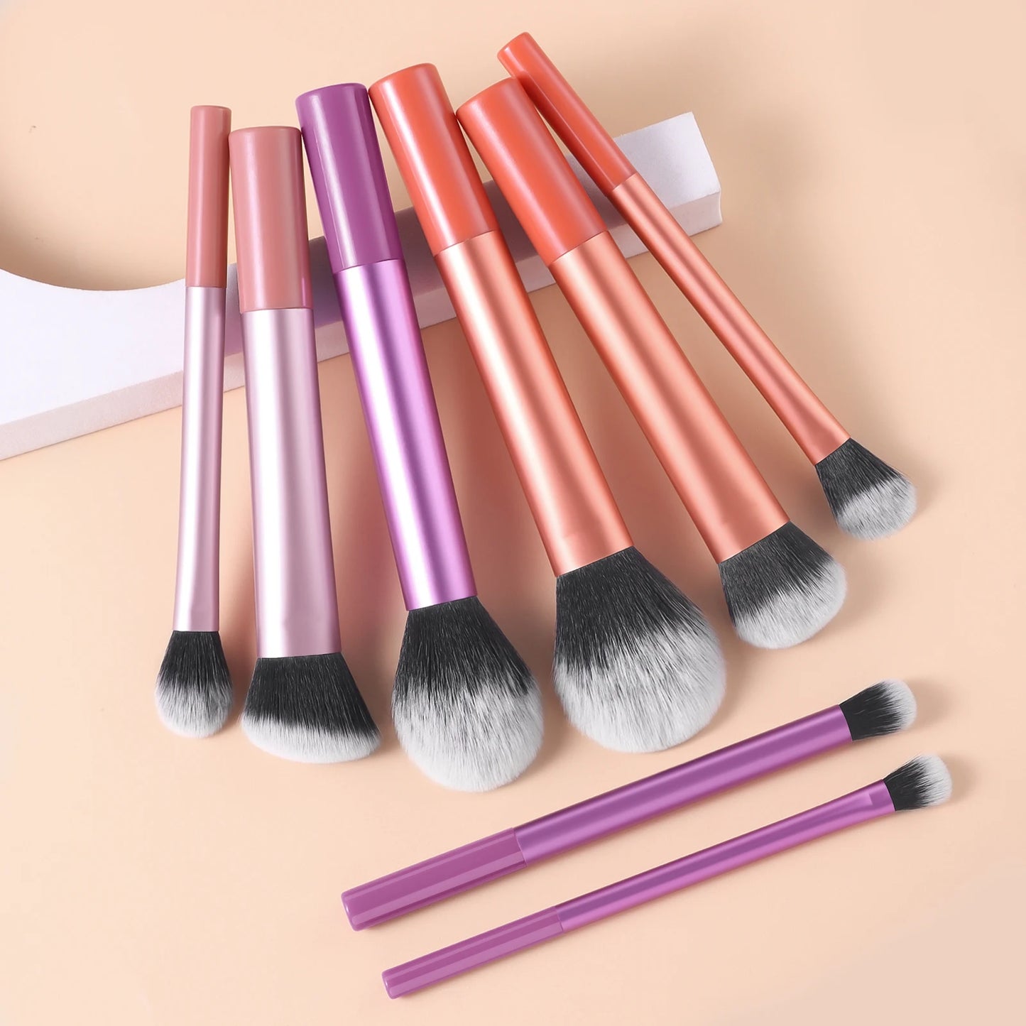 8pcs Portable Makeup Brush Set – Multifunctional Plastic Brushes for Daily Use