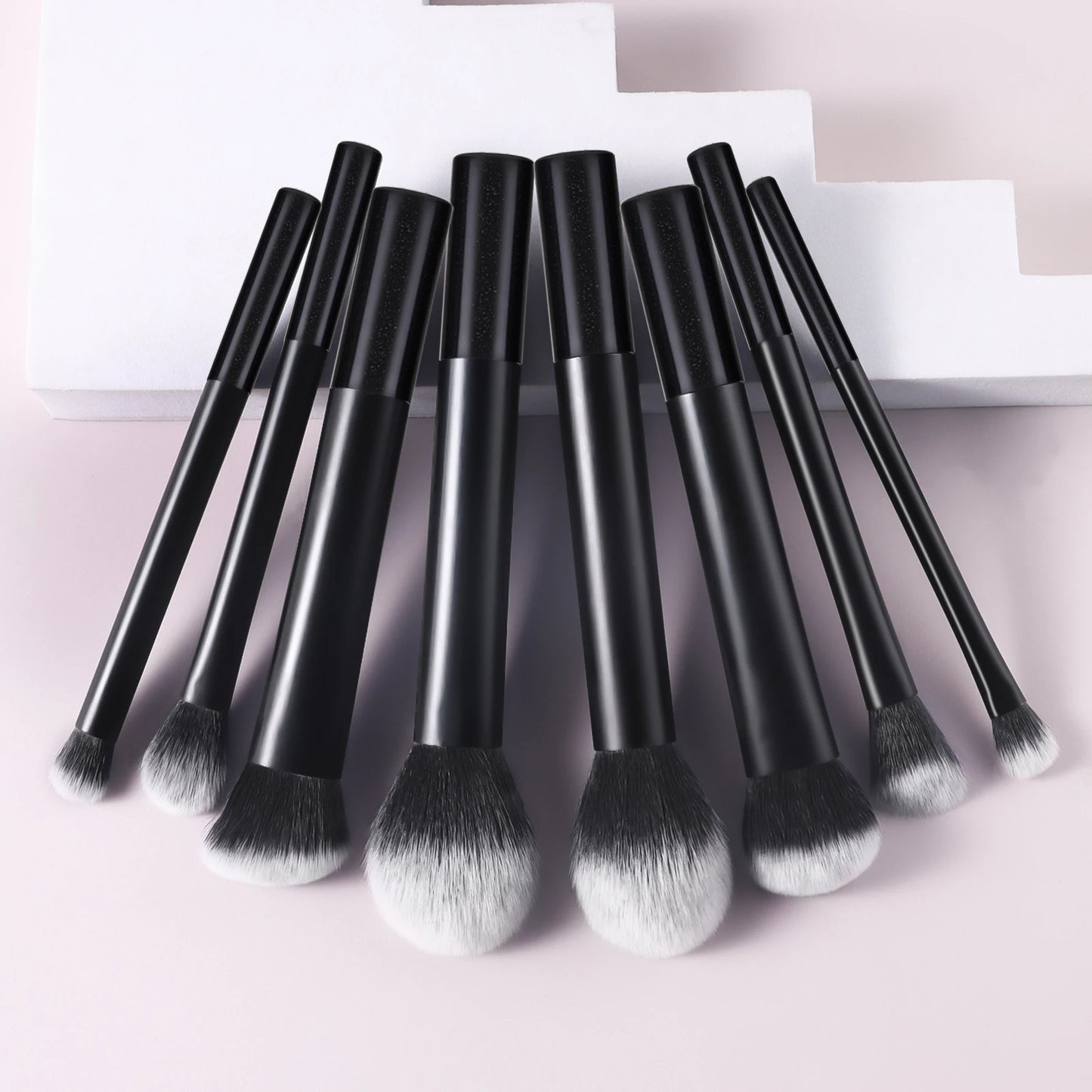 8pcs Portable Makeup Brush Set – Multifunctional Plastic Brushes for Daily Use