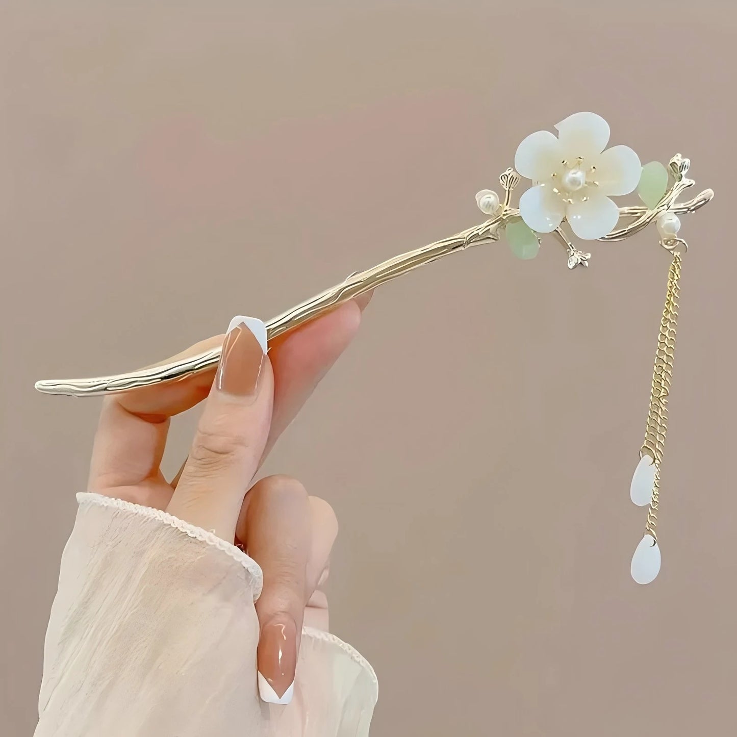 Elegant Chinese Style Hair Clip with Tassel Traditional Floral Design Hairpin & Hair Needle for Women